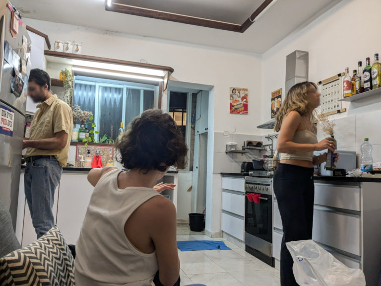 דירת שותפים בתל אביב